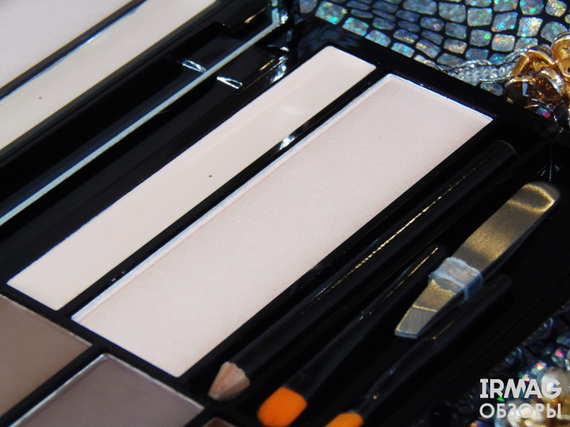Палетка теней для бровей Makeup Revolution Ultra Brow Palette Fair to Medium