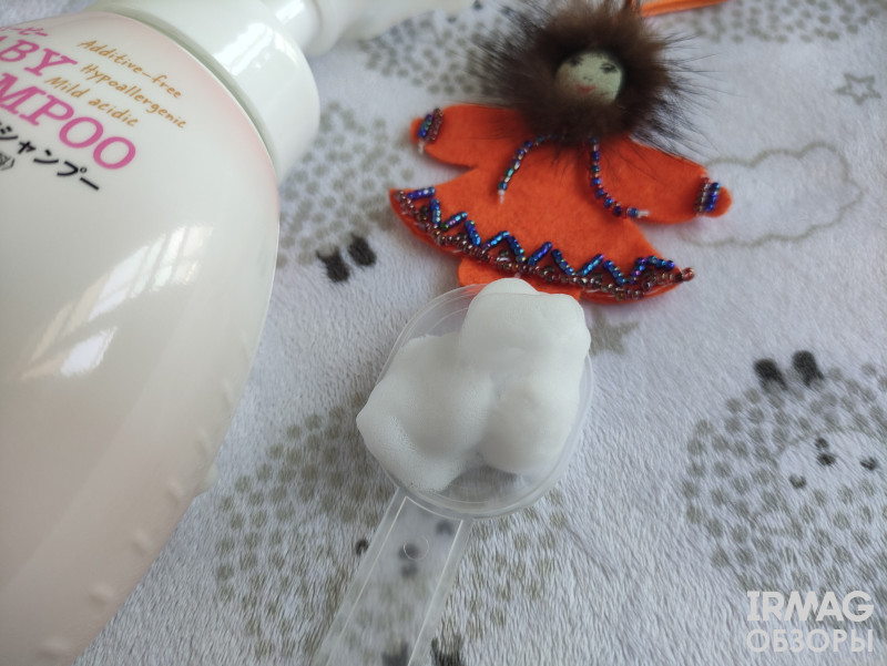 Обзор на детское масло с пантенолом и миндалем Mein Kleines , детский шампунь-пенку Cow QP Baby Shampoo , пену для ванн «Мечта Baby Тутти-фрутти»